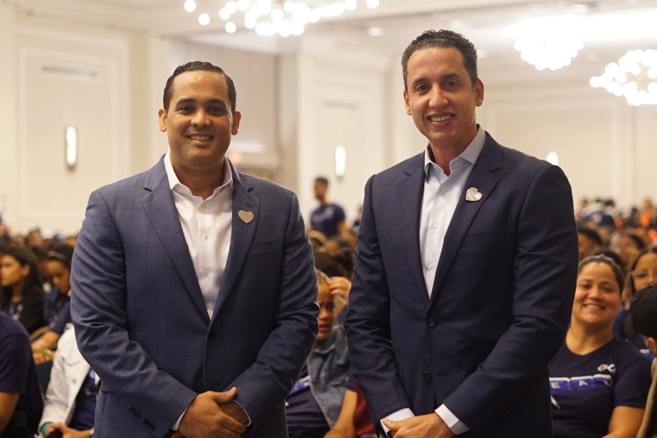 Mundo para dos es la nueva propuesta musical de Rosa Karina – Hora Pico